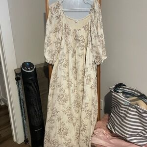 Elegant Cream Floral Long Sleeve Dress